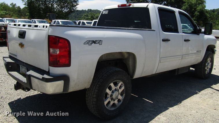 image for item FJ9710 2012 Chevrolet Silverado 2500HD Crew Cab pickup truck