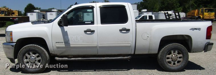 image for item FJ9710 2012 Chevrolet Silverado 2500HD Crew Cab pickup truck