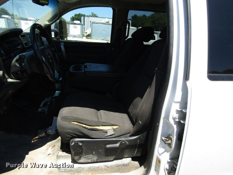 image for item FJ9710 2012 Chevrolet Silverado 2500HD Crew Cab pickup truck