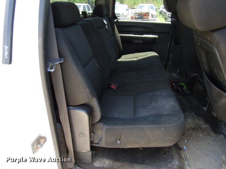 image for item FJ9710 2012 Chevrolet Silverado 2500HD Crew Cab pickup truck