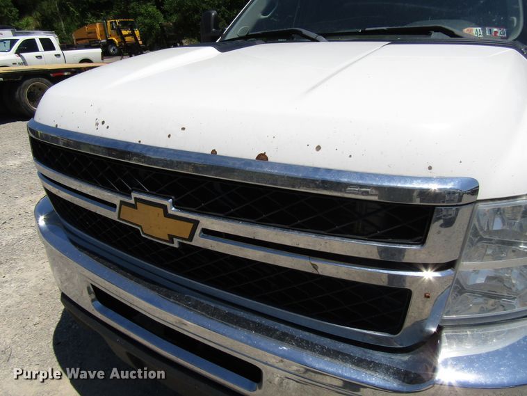 image for item FJ9710 2012 Chevrolet Silverado 2500HD Crew Cab pickup truck