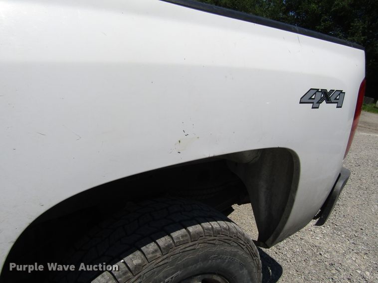 image for item FJ9710 2012 Chevrolet Silverado 2500HD Crew Cab pickup truck