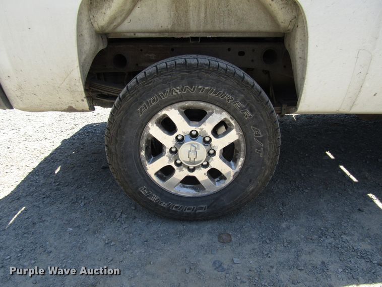 image for item FJ9710 2012 Chevrolet Silverado 2500HD Crew Cab pickup truck