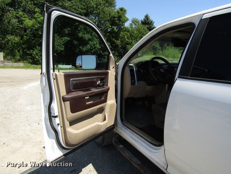 image for item FJ9712 2014 Dodge Ram 2500 Crew Cab pickup truck