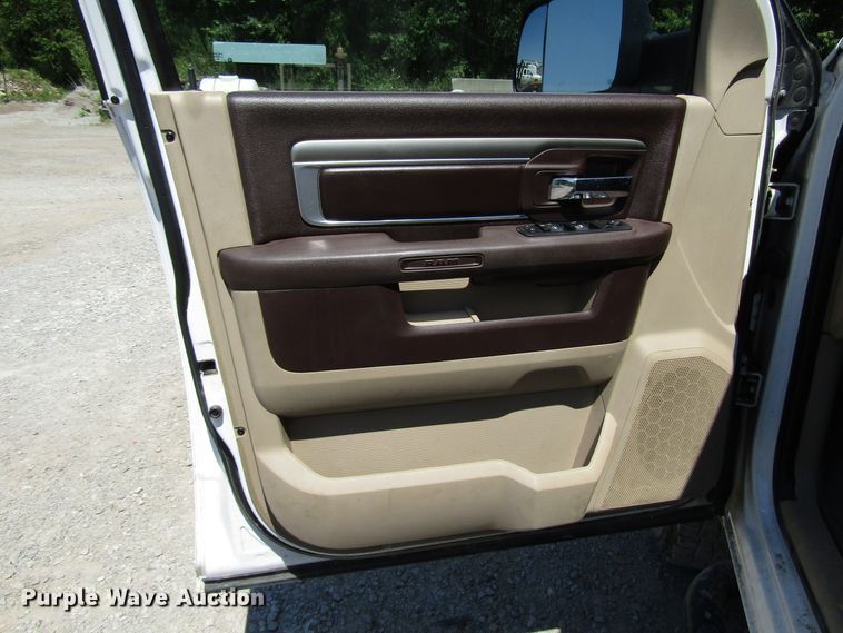 image for item FJ9712 2014 Dodge Ram 2500 Crew Cab pickup truck