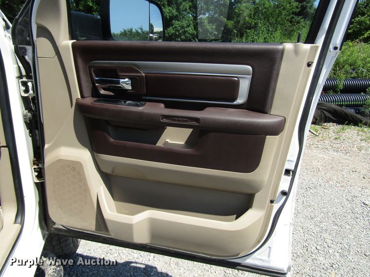 image for item FJ9712 2014 Dodge Ram 2500 Crew Cab pickup truck