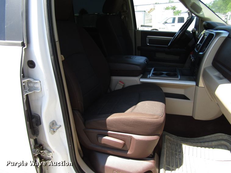 image for item FJ9712 2014 Dodge Ram 2500 Crew Cab pickup truck