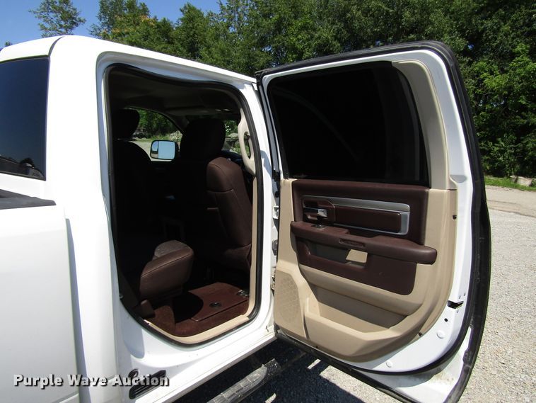 image for item FJ9712 2014 Dodge Ram 2500 Crew Cab pickup truck