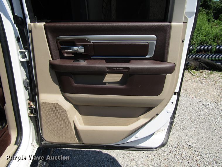 image for item FJ9712 2014 Dodge Ram 2500 Crew Cab pickup truck