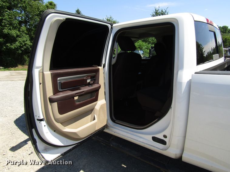 image for item FJ9712 2014 Dodge Ram 2500 Crew Cab pickup truck