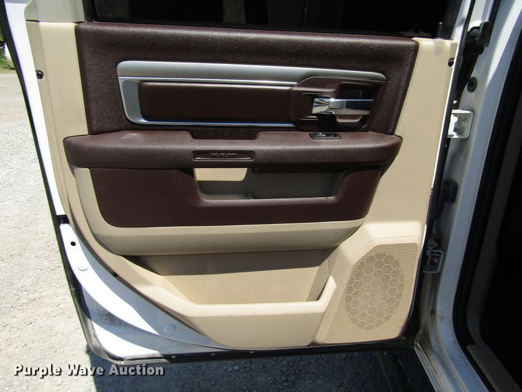 image for item FJ9712 2014 Dodge Ram 2500 Crew Cab pickup truck