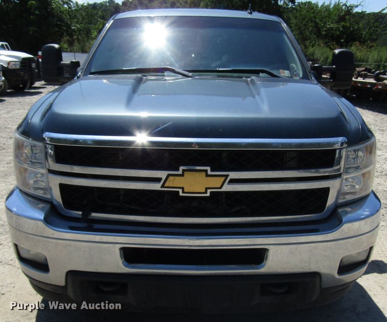 image for item FJ9713 2012 Chevrolet Silverado 2500HD Crew Cab pickup truck