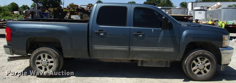image for item FJ9713 2012 Chevrolet Silverado 2500HD Crew Cab pickup truck