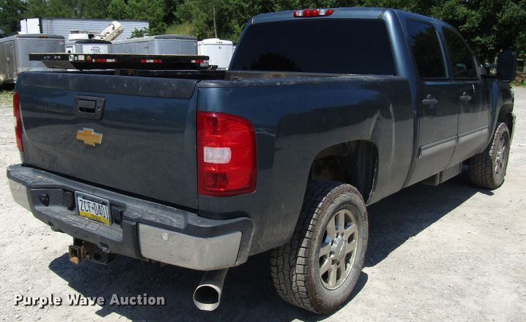 image for item FJ9713 2012 Chevrolet Silverado 2500HD Crew Cab pickup truck