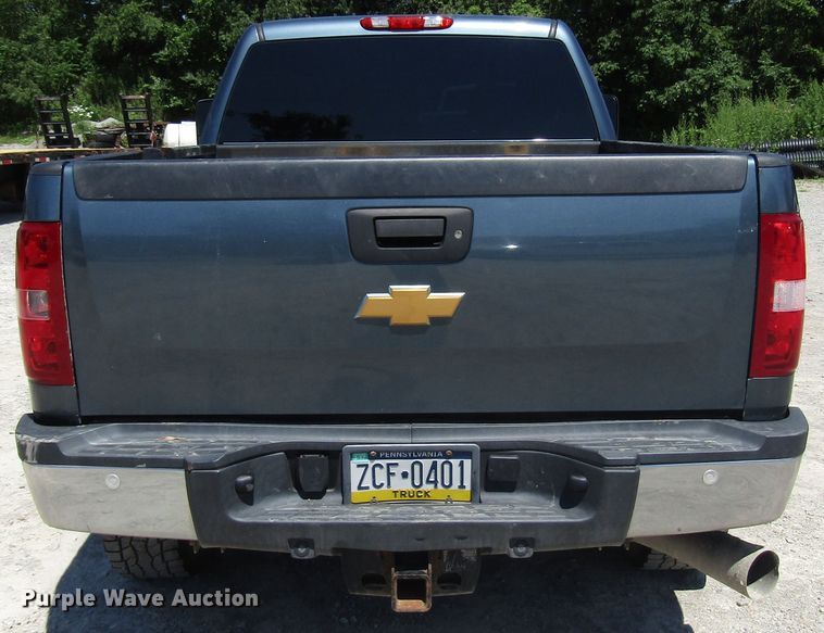 image for item FJ9713 2012 Chevrolet Silverado 2500HD Crew Cab pickup truck