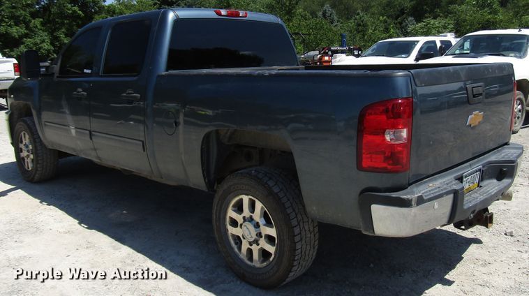 image for item FJ9713 2012 Chevrolet Silverado 2500HD Crew Cab pickup truck