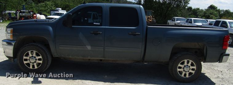 image for item FJ9713 2012 Chevrolet Silverado 2500HD Crew Cab pickup truck