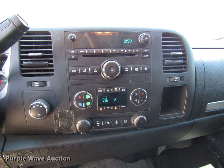 image for item FJ9713 2012 Chevrolet Silverado 2500HD Crew Cab pickup truck