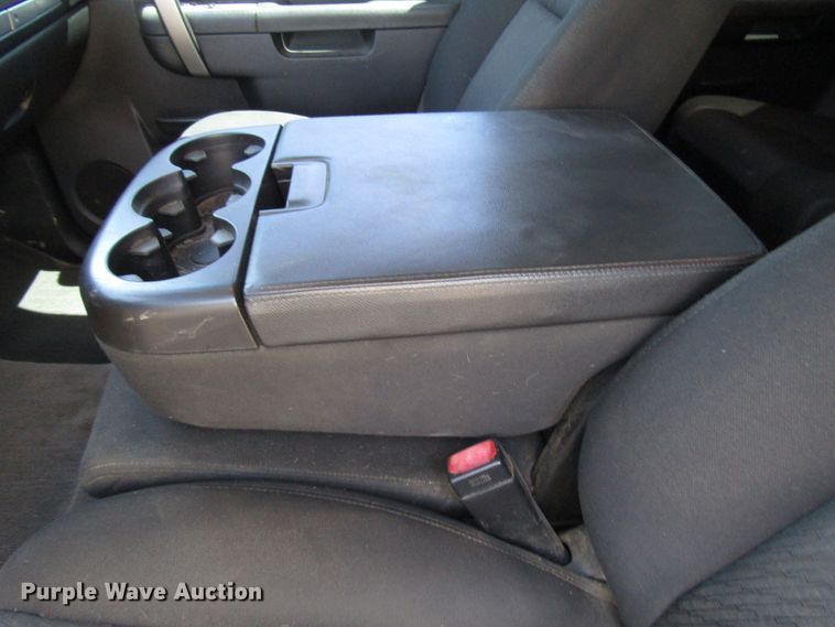 image for item FJ9713 2012 Chevrolet Silverado 2500HD Crew Cab pickup truck