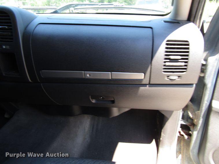 image for item FJ9713 2012 Chevrolet Silverado 2500HD Crew Cab pickup truck