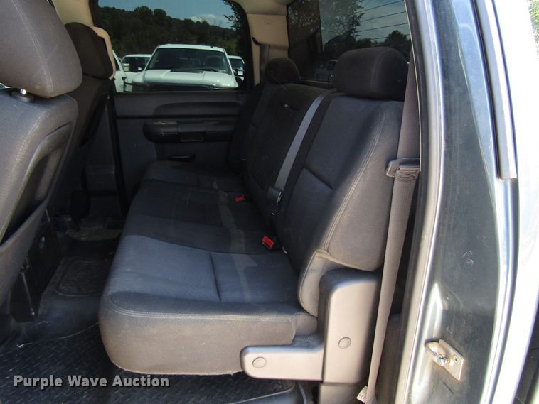 image for item FJ9713 2012 Chevrolet Silverado 2500HD Crew Cab pickup truck