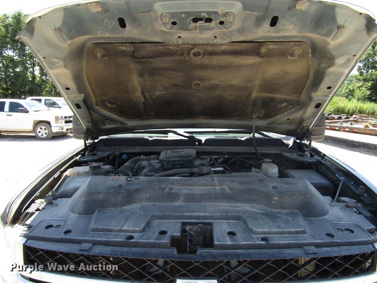 image for item FJ9713 2012 Chevrolet Silverado 2500HD Crew Cab pickup truck