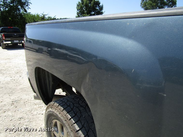 image for item FJ9713 2012 Chevrolet Silverado 2500HD Crew Cab pickup truck