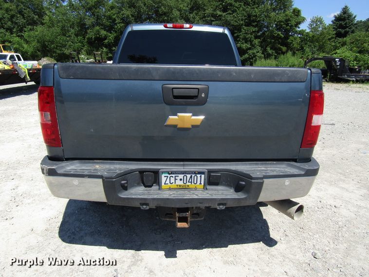 image for item FJ9713 2012 Chevrolet Silverado 2500HD Crew Cab pickup truck