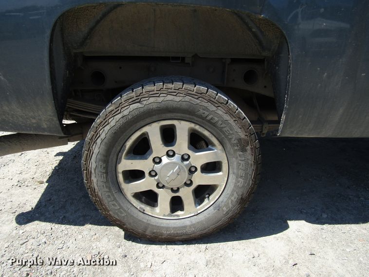 image for item FJ9713 2012 Chevrolet Silverado 2500HD Crew Cab pickup truck