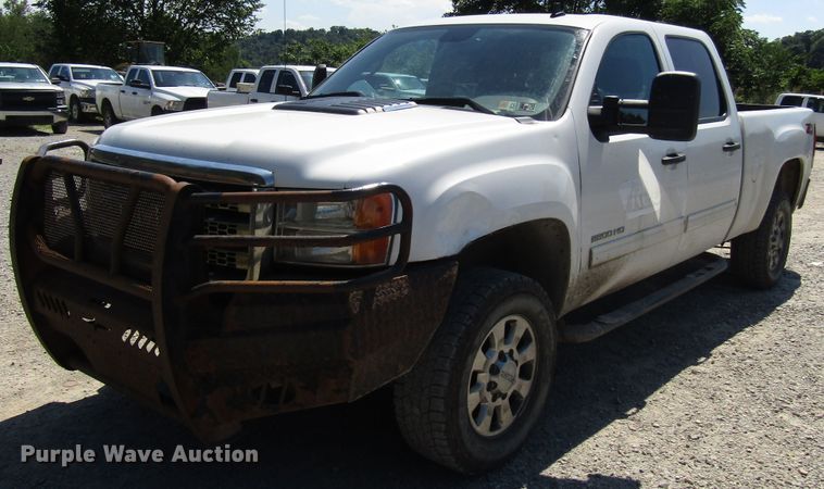 image for item FJ9714 2013 GMC Sierra 2500HD Crew Cab pickup truck