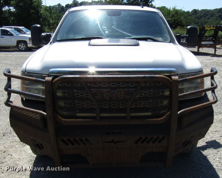 image for item FJ9714 2013 GMC Sierra 2500HD Crew Cab pickup truck