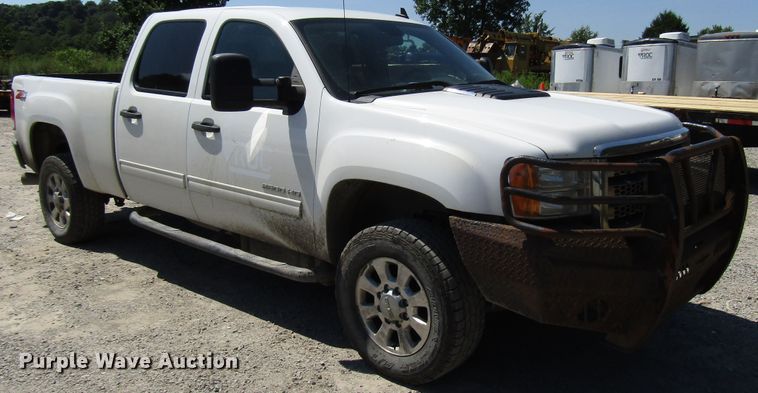 image for item FJ9714 2013 GMC Sierra 2500HD Crew Cab pickup truck