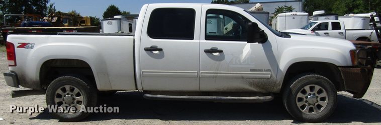 image for item FJ9714 2013 GMC Sierra 2500HD Crew Cab pickup truck