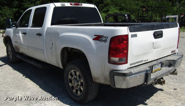 image for item FJ9714 2013 GMC Sierra 2500HD Crew Cab pickup truck