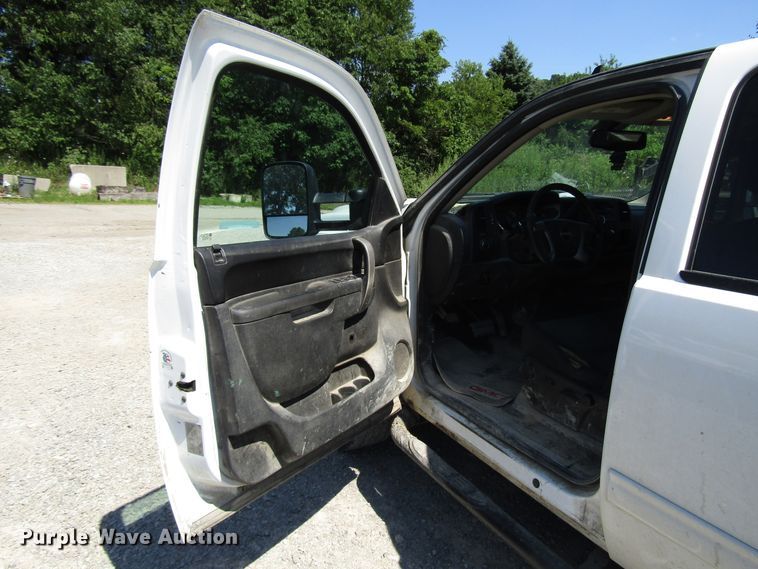 image for item FJ9714 2013 GMC Sierra 2500HD Crew Cab pickup truck