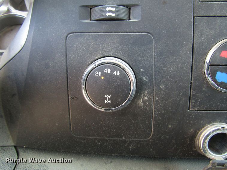 image for item FJ9714 2013 GMC Sierra 2500HD Crew Cab pickup truck