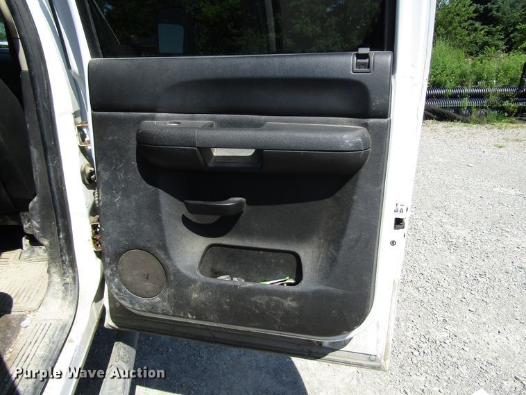 image for item FJ9714 2013 GMC Sierra 2500HD Crew Cab pickup truck