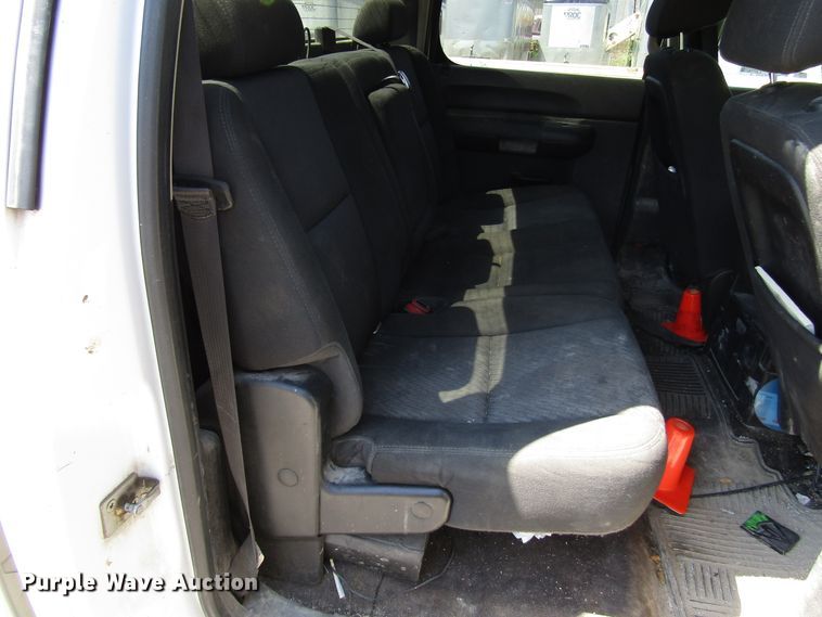 image for item FJ9714 2013 GMC Sierra 2500HD Crew Cab pickup truck