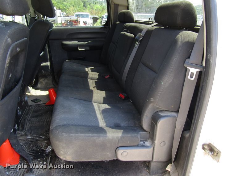 image for item FJ9714 2013 GMC Sierra 2500HD Crew Cab pickup truck