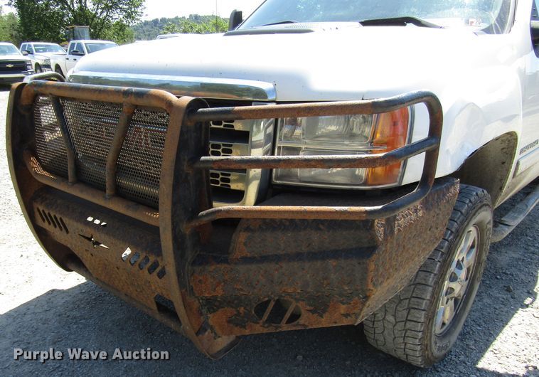 image for item FJ9714 2013 GMC Sierra 2500HD Crew Cab pickup truck