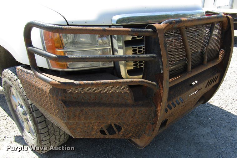 image for item FJ9714 2013 GMC Sierra 2500HD Crew Cab pickup truck