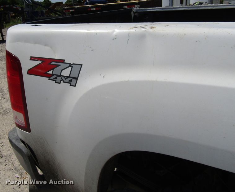 image for item FJ9714 2013 GMC Sierra 2500HD Crew Cab pickup truck