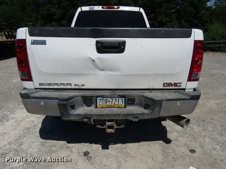 image for item FJ9714 2013 GMC Sierra 2500HD Crew Cab pickup truck