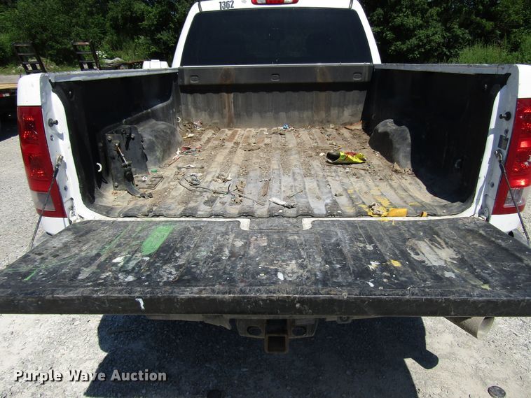 image for item FJ9714 2013 GMC Sierra 2500HD Crew Cab pickup truck