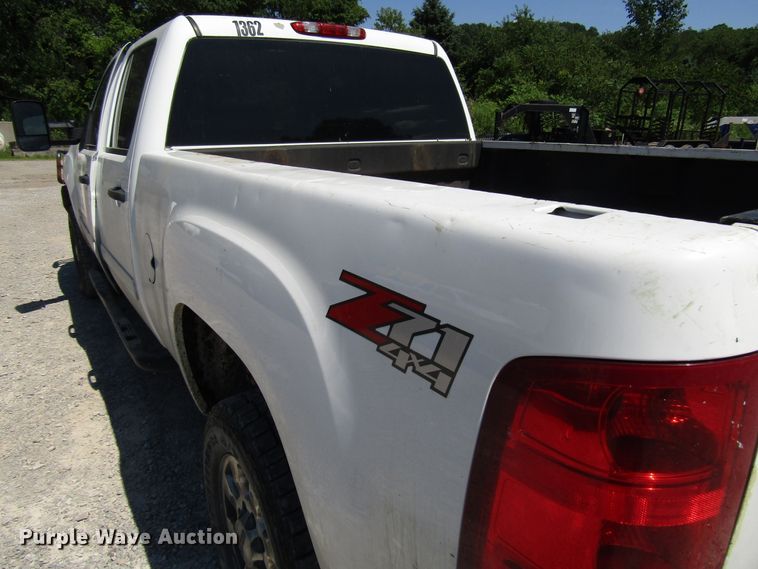 image for item FJ9714 2013 GMC Sierra 2500HD Crew Cab pickup truck