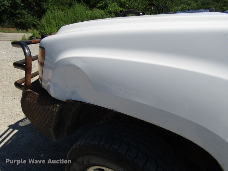 image for item FJ9714 2013 GMC Sierra 2500HD Crew Cab pickup truck