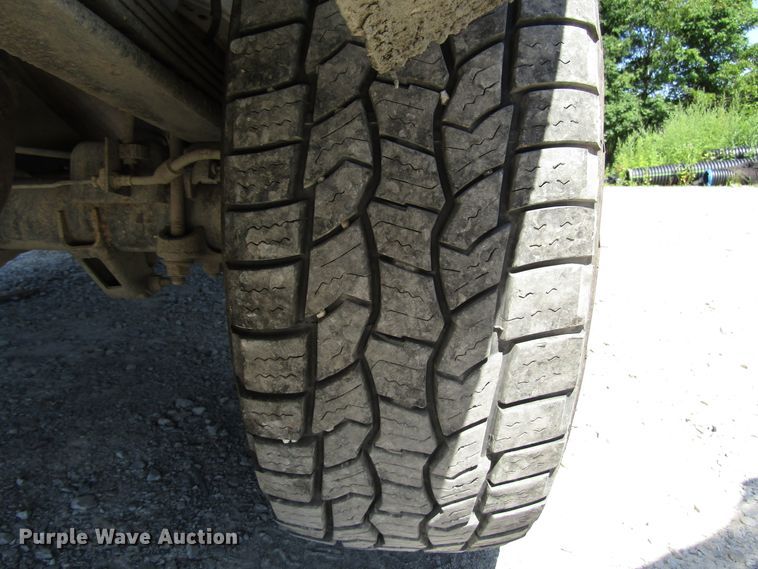 image for item FJ9714 2013 GMC Sierra 2500HD Crew Cab pickup truck