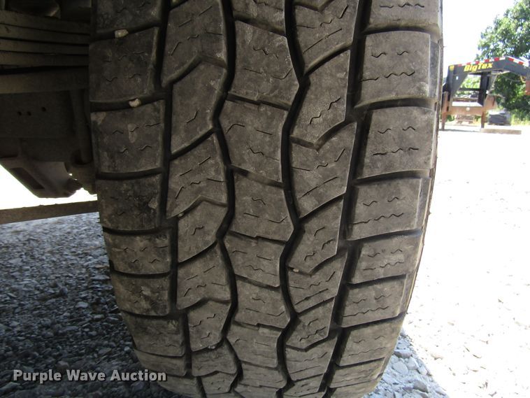 image for item FJ9714 2013 GMC Sierra 2500HD Crew Cab pickup truck