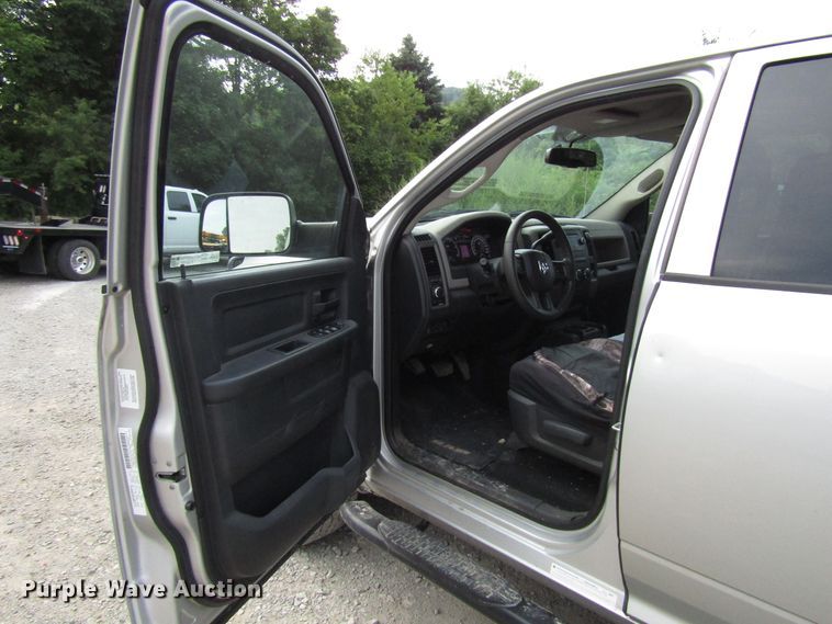 image for item FJ9726 2012 Dodge Ram 3500 Crew Cab pickup truck