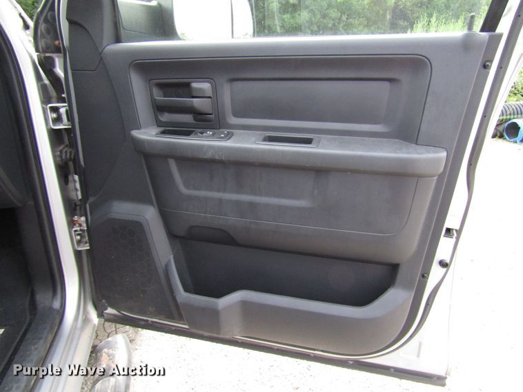 image for item FJ9726 2012 Dodge Ram 3500 Crew Cab pickup truck